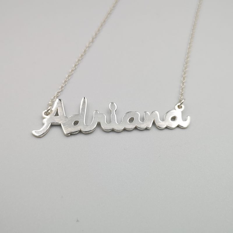 Nyaklánc Nyaklánc L név Adriána